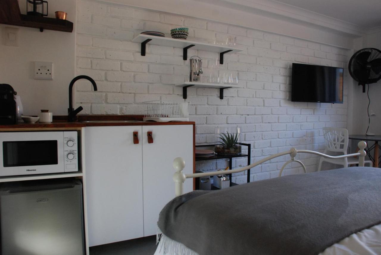Secure, Private, Queen Room Close To Airport Порт-Элизабет Экстерьер фото