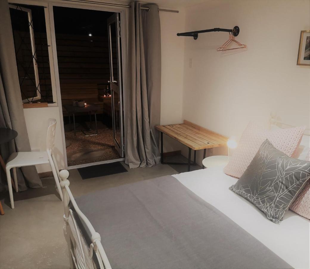 Secure, Private, Queen Room Close To Airport Порт-Элизабет Экстерьер фото